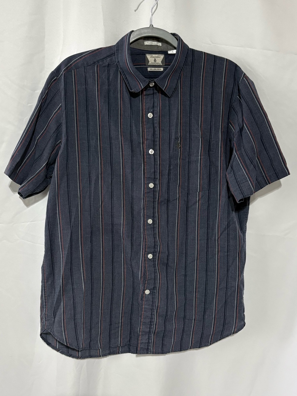 Volcom Classic Fit Striped Button Down Shirt size Large